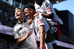 九游游戏包含从詹姆斯在利物浦比赛中关键助攻到风云突变罗马今晨扳平良机，亚特兰大围绕葡超门线救险的词条